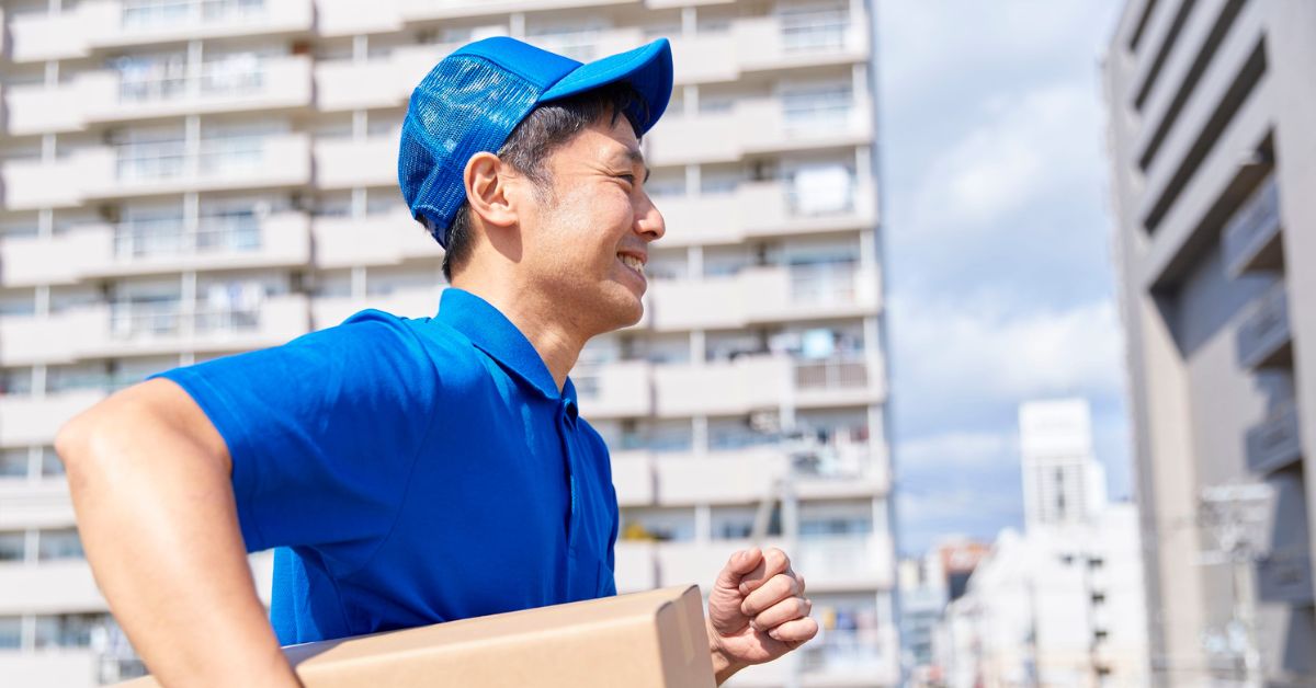 Is DoorDash a Good Side Hustle? A Look at Earnings and Hours