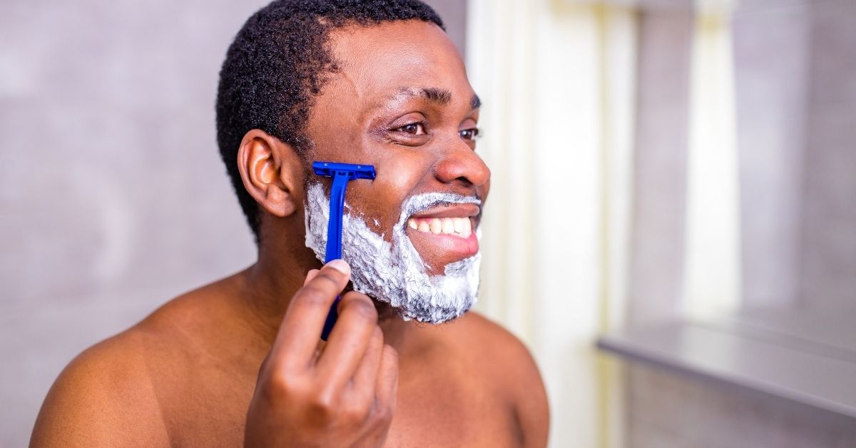 Best Razor for Sensitive Skin Men (2026 Guide That Actually Helps)